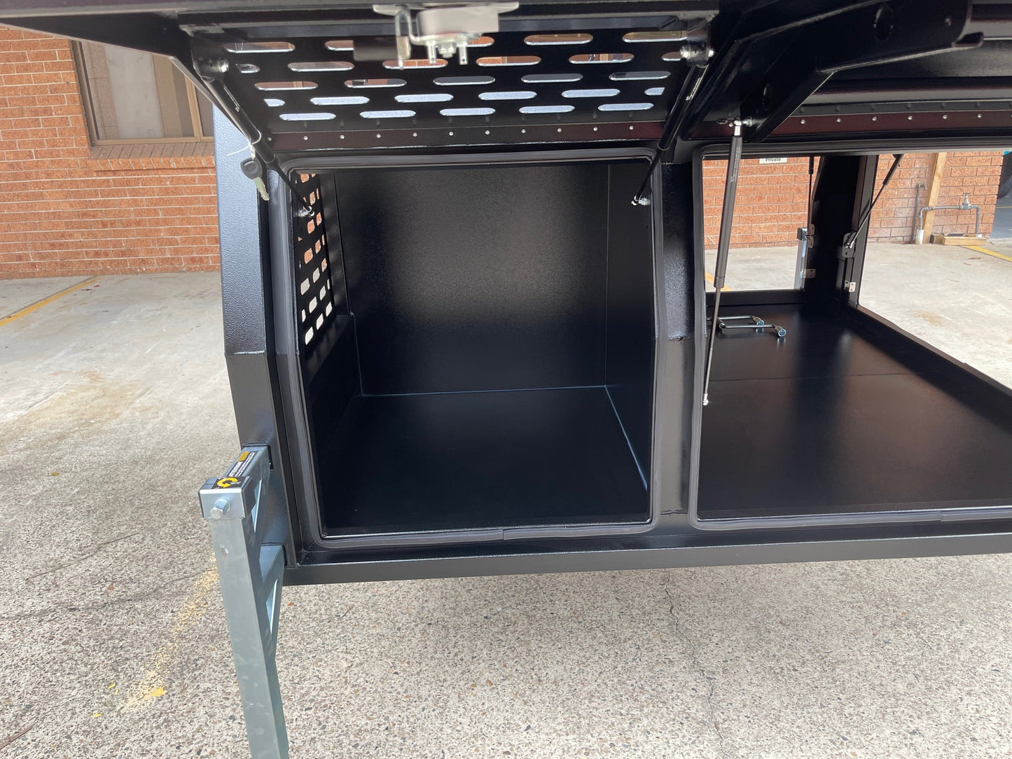 Black 1800mm Canopy with 1/4 Dog Cage - 4 Doors - Flat Alloy - Jack off with Legs - 2.5mm Marine Grade
